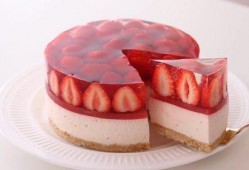 爆料草莓蛋糕怎么做视频,甜蜜草莓蛋糕的简单做法